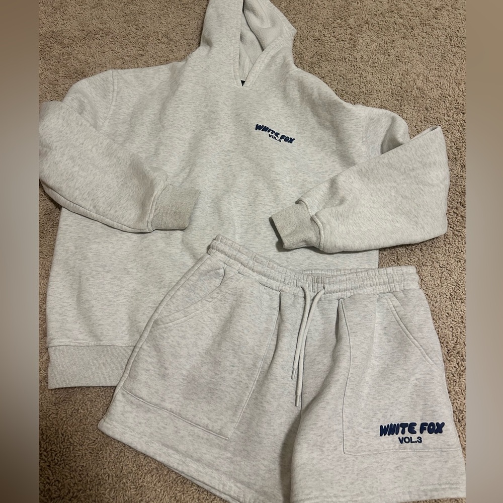 White fox set